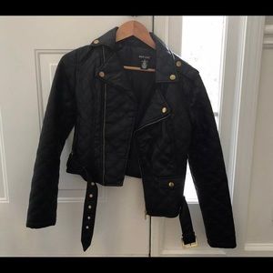 SOLD ✖️ Black leather jacket